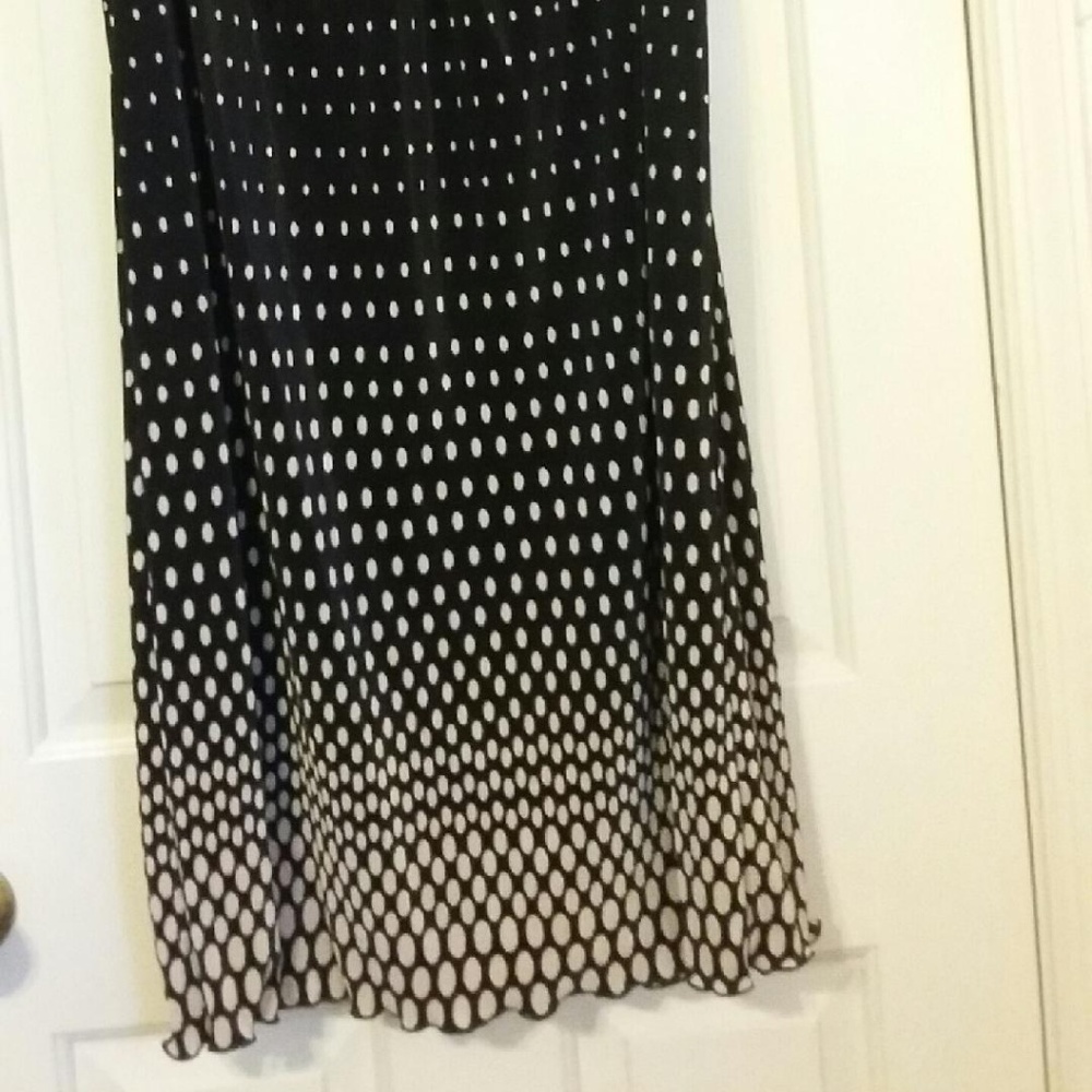 Dress - Picture 2 of 7
